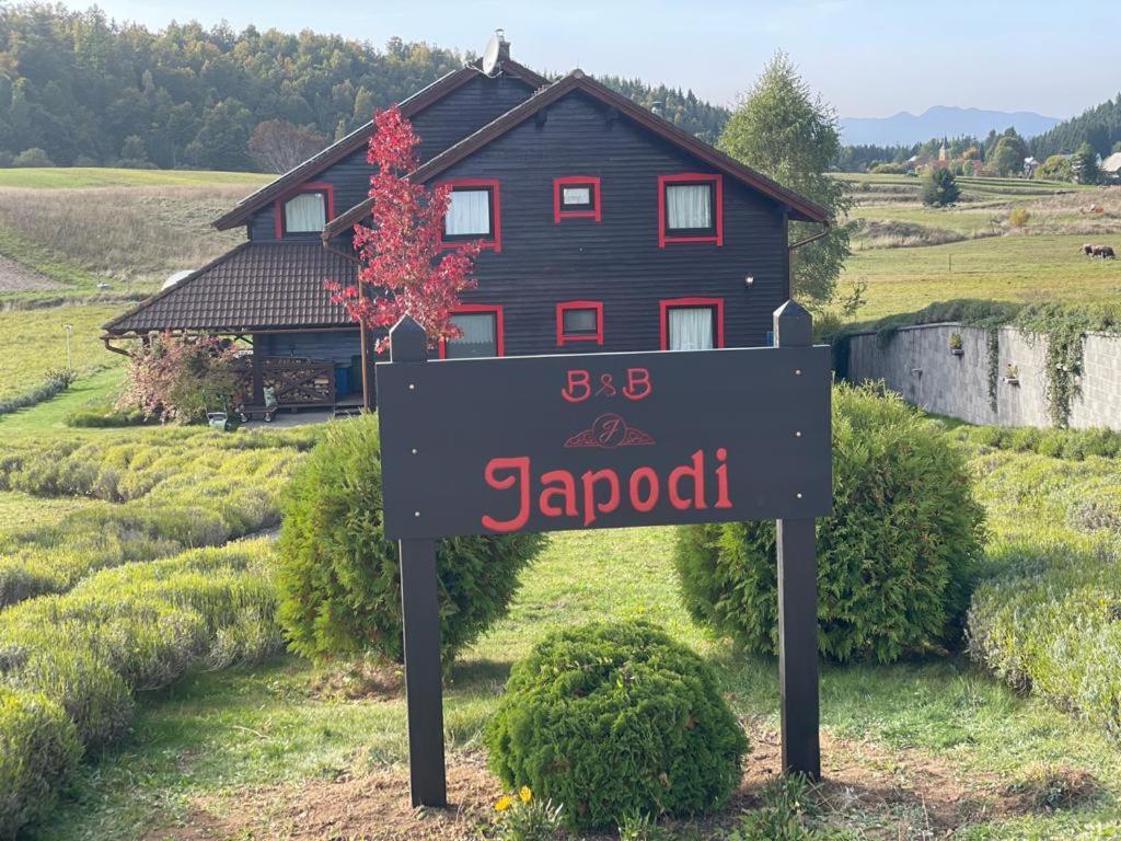 Boutique B&B Japodi Mrkopalj Buitenkant foto